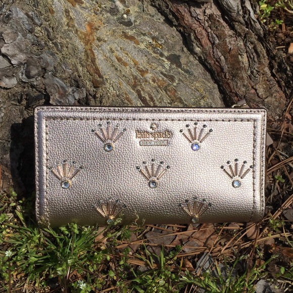 Kate Spade ♠️ Metallic embellished wallet ✨✨ - Picture 7 of 8